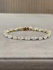 Luminous Crest Lab Diamond Bracelet | GEMSURE